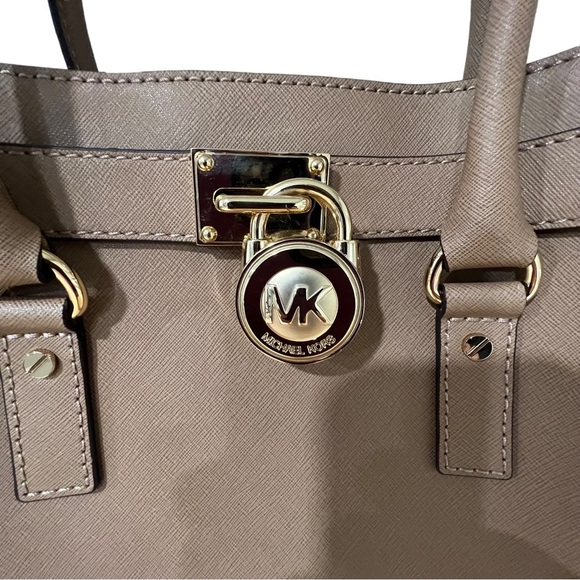 MICHAEL Michael Kors Large Hamilton Saffiano Leather Tote - Picture 7 of 15